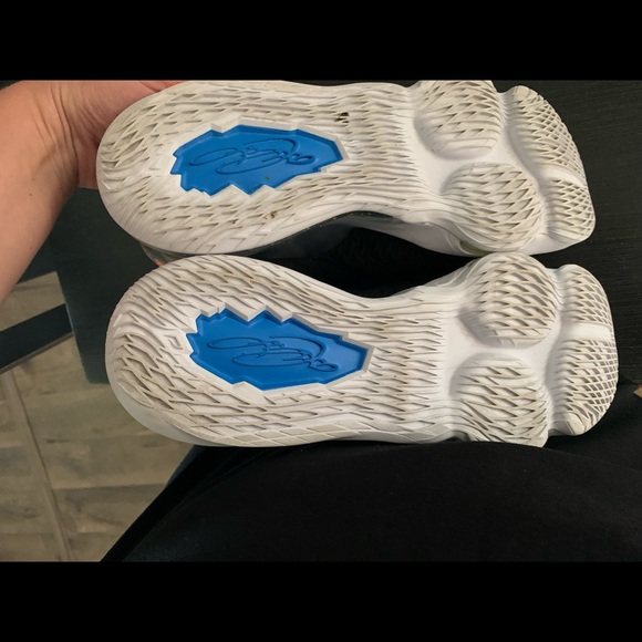 Lebron XVI Basketball Shoe ~Size 8.5 Men’s - Picture 5 of 5